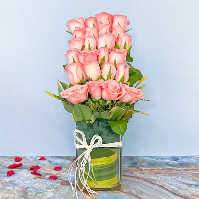 Romantic Pink Roses Glass Vase Arrangement